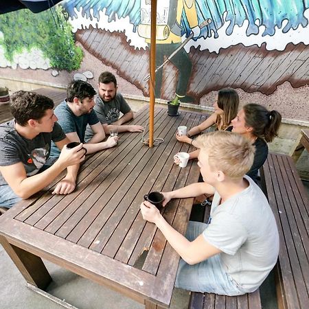 Nomads Capital Backpackers - Wellington (Adults Only) Hostel Εξωτερικό φωτογραφία Students at the University of Freiburg