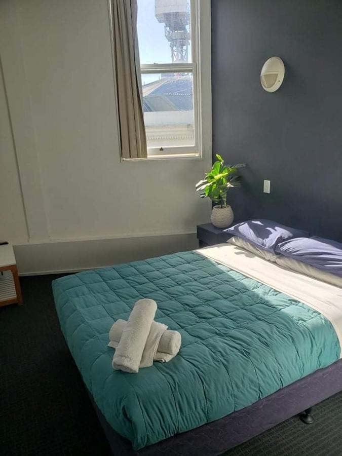 Nomads Capital Backpackers - Wellington (Adults Only) Hostel Εξωτερικό φωτογραφία A room at the hotel