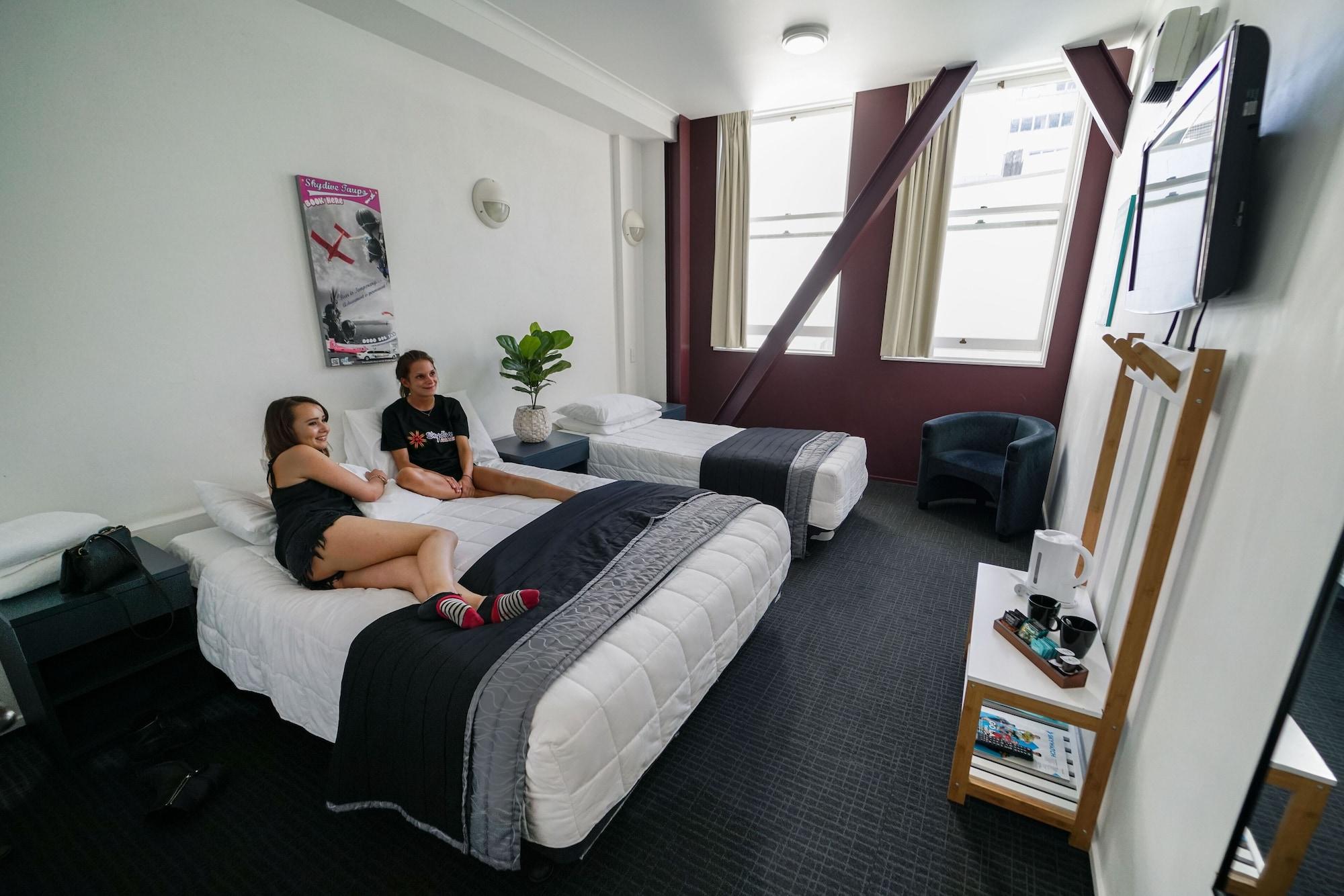 Nomads Capital Backpackers - Wellington (Adults Only) Hostel Εξωτερικό φωτογραφία A typical room at the hotel