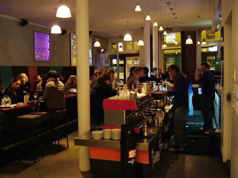 Nomads Capital Backpackers - Wellington (Adults Only) Hostel Εξωτερικό φωτογραφία Interior of the restaurant