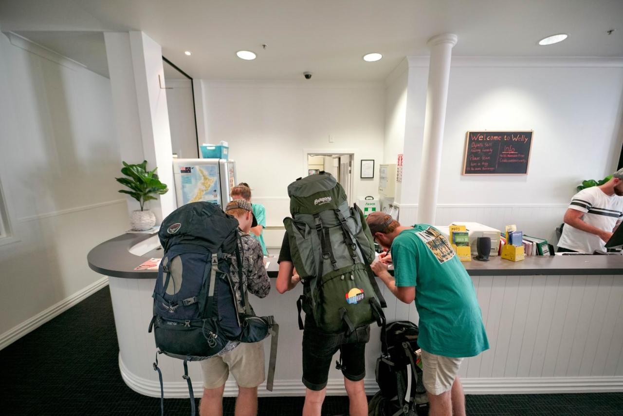 Nomads Capital Backpackers - Wellington (Adults Only) Hostel Εξωτερικό φωτογραφία Reception at the hostel